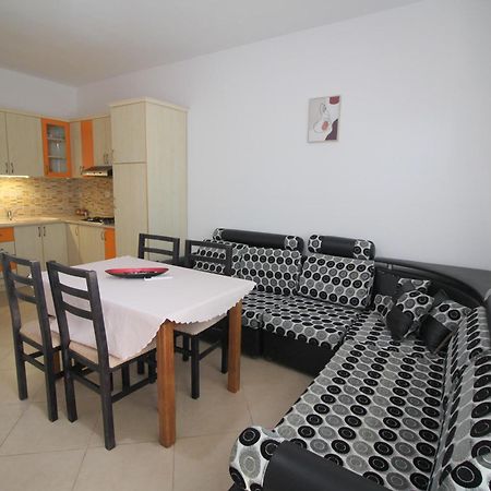 July Seaview Apartments Sarandë Buitenkant foto