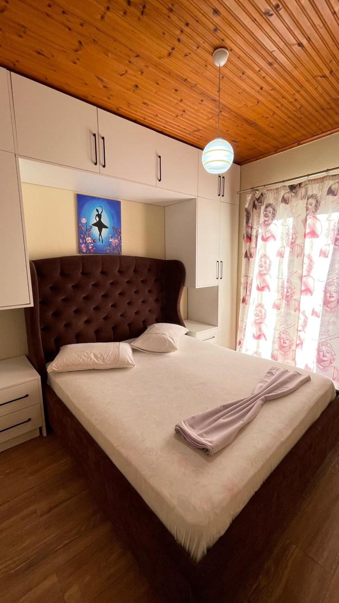 July Seaview Apartments Sarandë Buitenkant foto