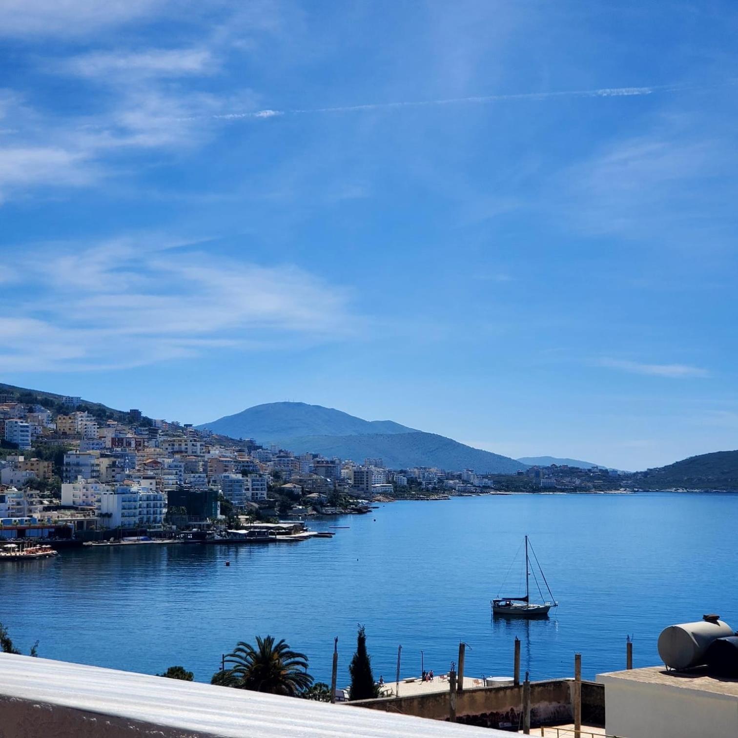 July Seaview Apartments Sarandë Buitenkant foto