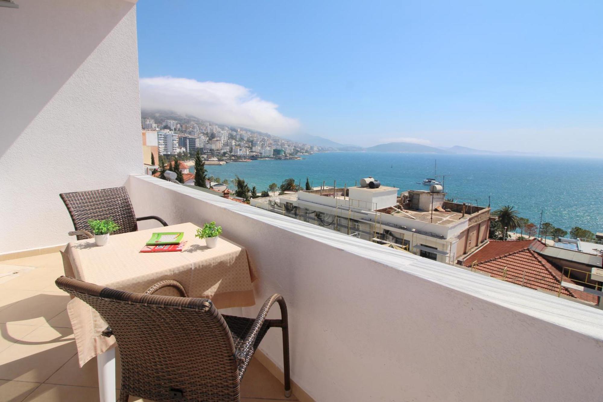 July Seaview Apartments Sarandë Buitenkant foto