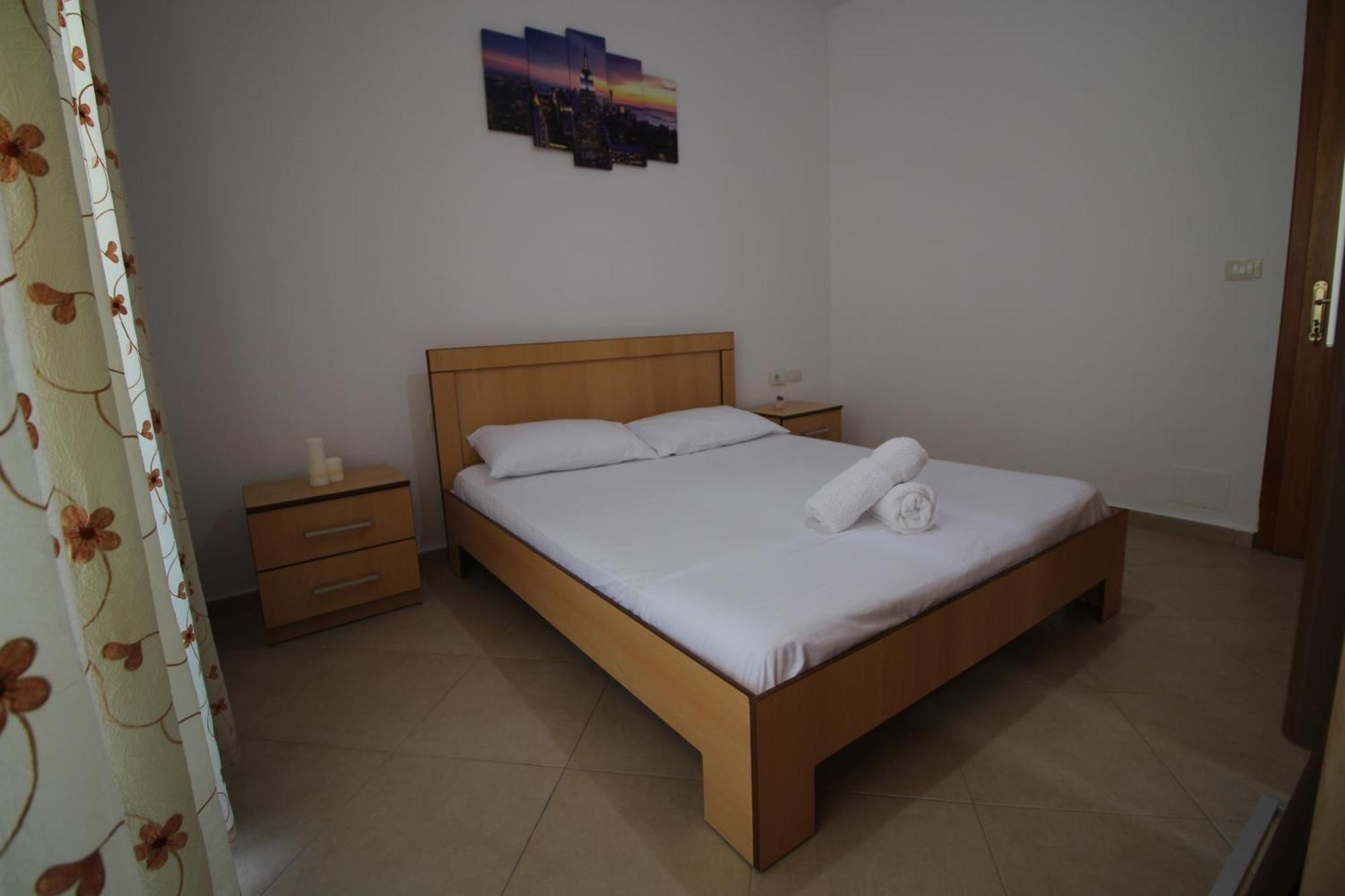 July Seaview Apartments Sarandë Buitenkant foto