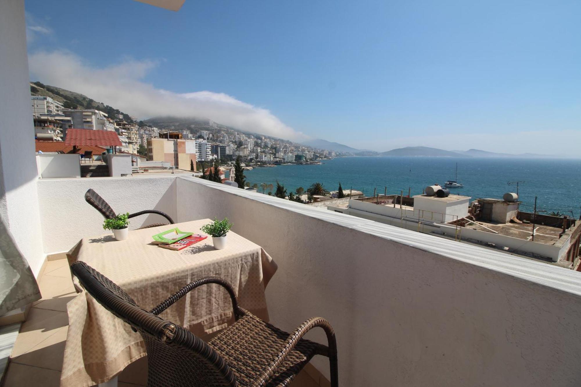 July Seaview Apartments Sarandë Buitenkant foto
