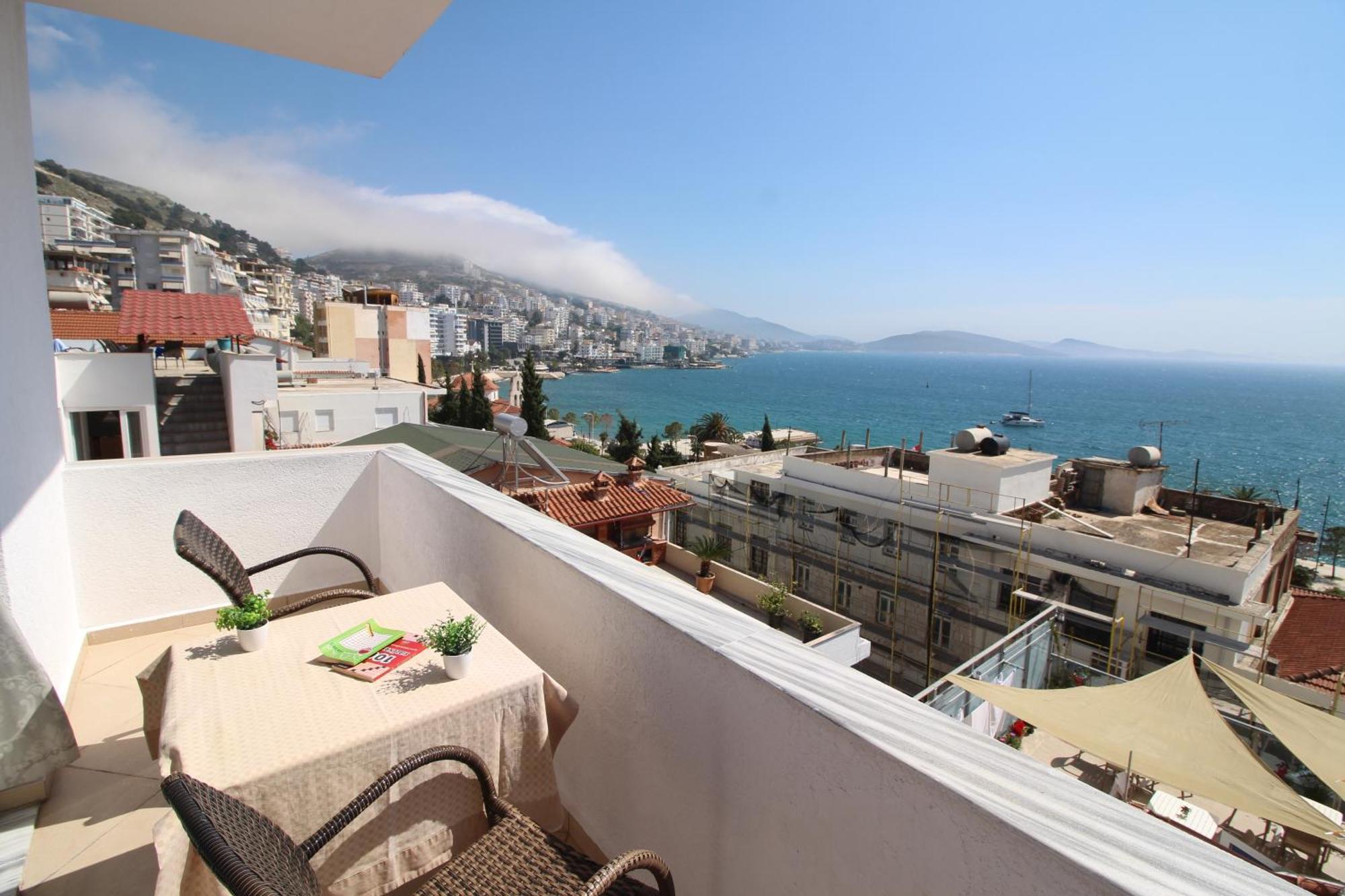 July Seaview Apartments Sarandë Buitenkant foto