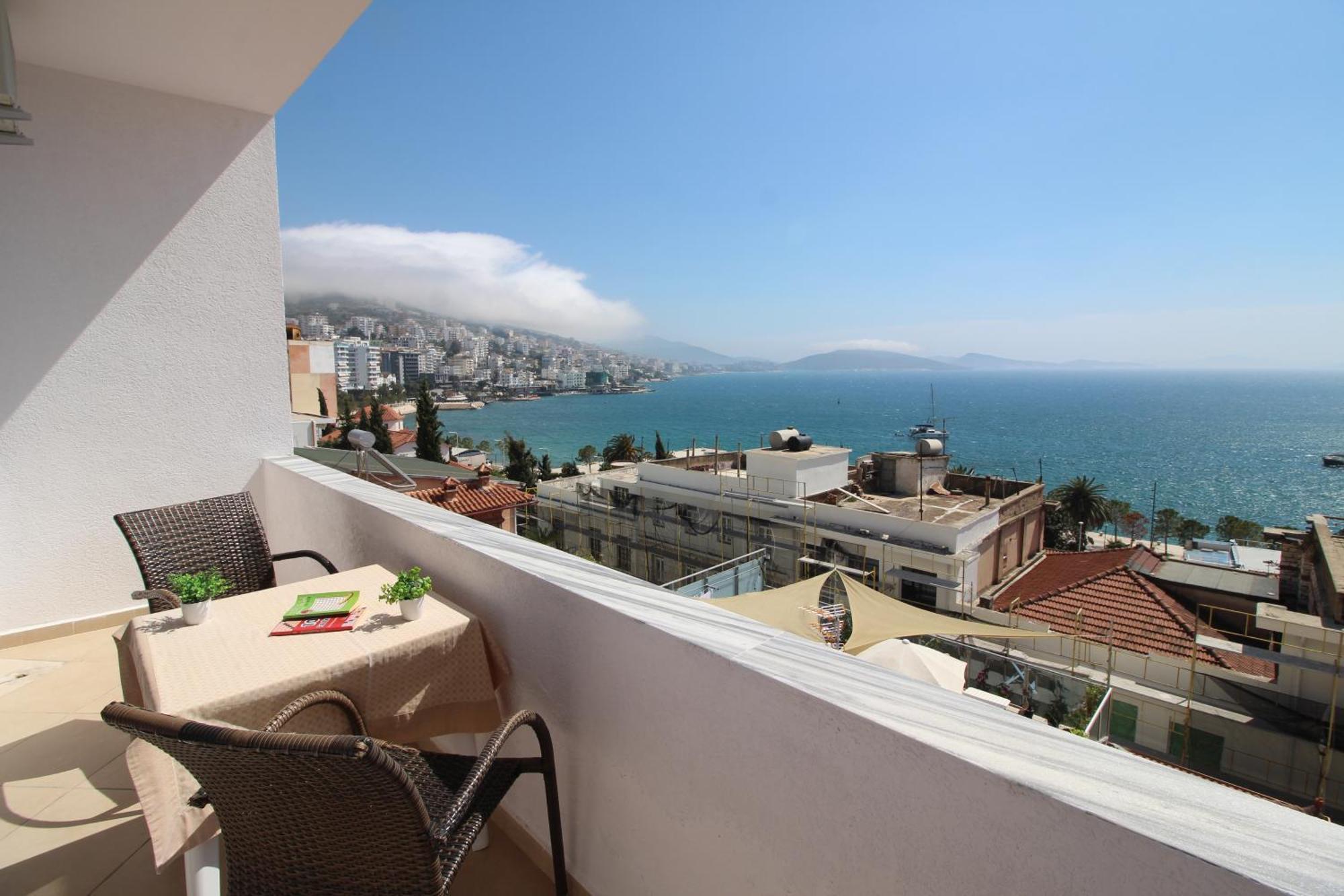 July Seaview Apartments Sarandë Buitenkant foto