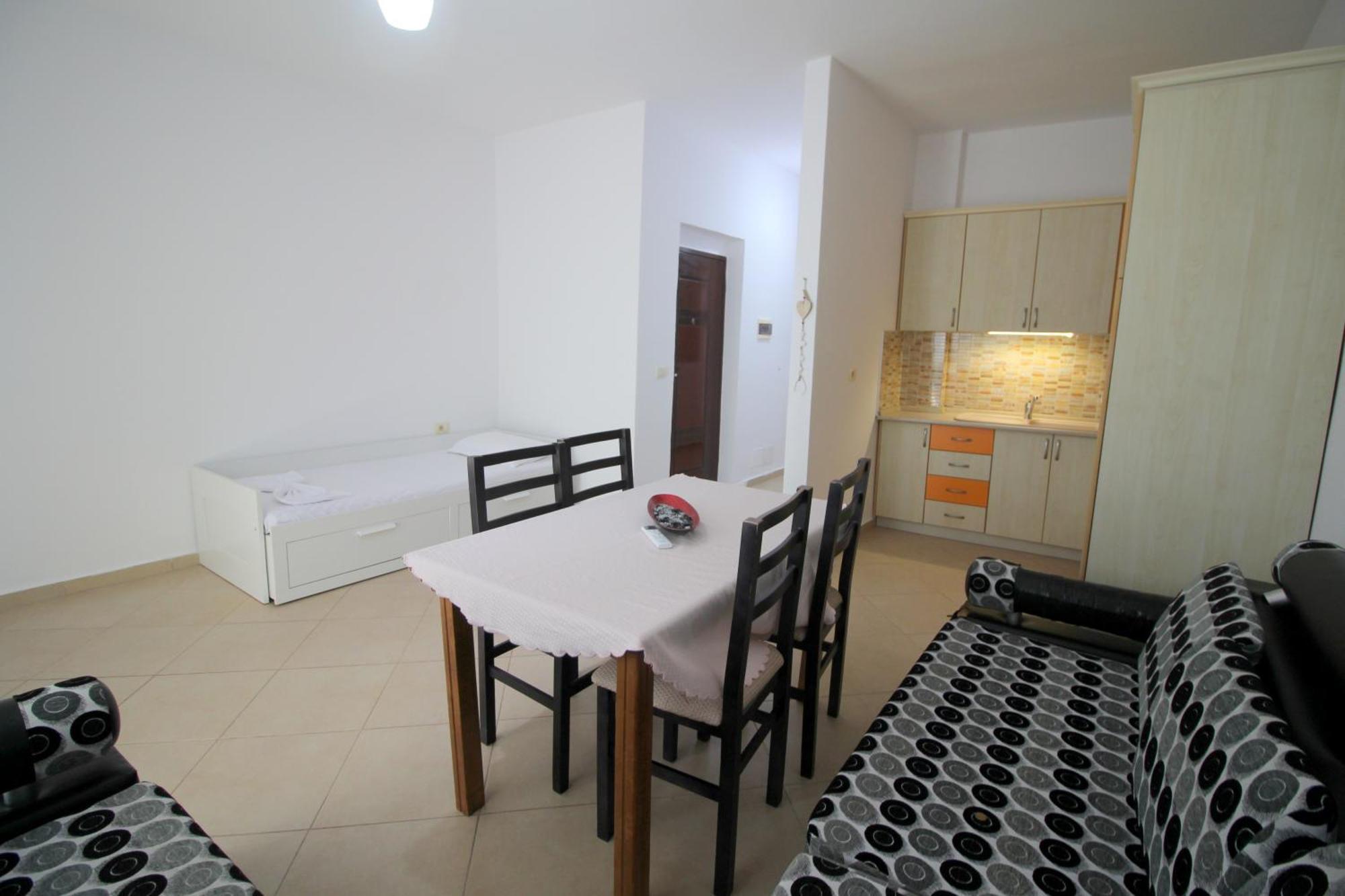 July Seaview Apartments Sarandë Buitenkant foto