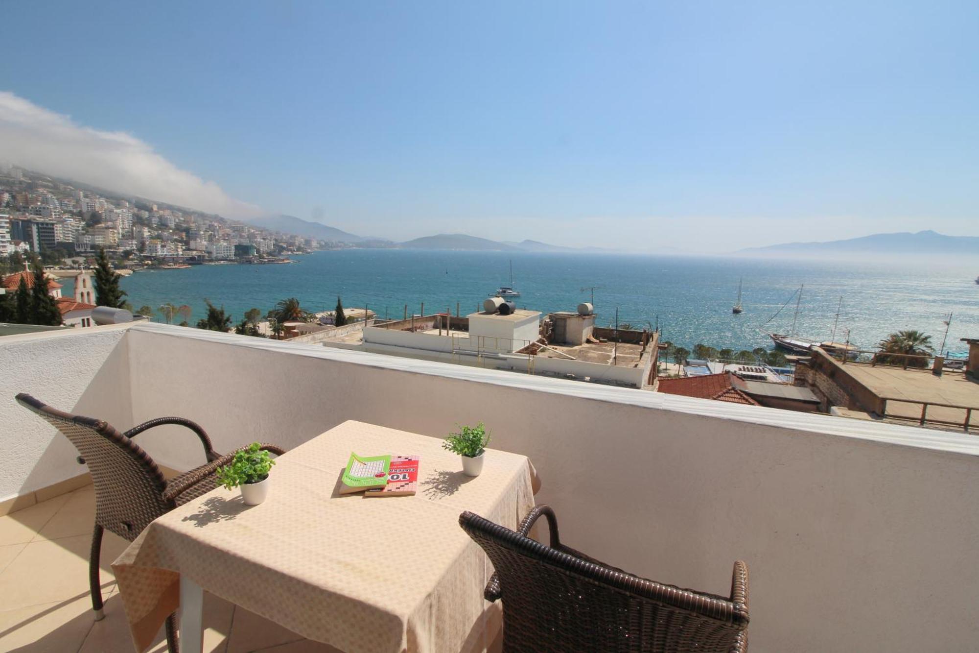 July Seaview Apartments Sarandë Buitenkant foto